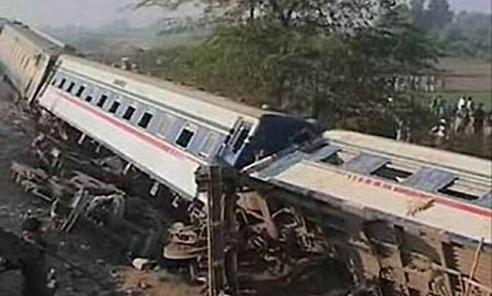 7 killed in remote control blast derailing train in pakistan