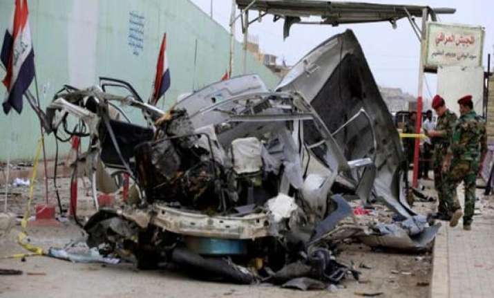 18 killed 44 injured in iraq attacks