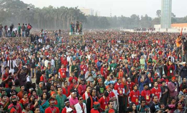 2.5 lakh people in bangladesh sing national anthem breaking