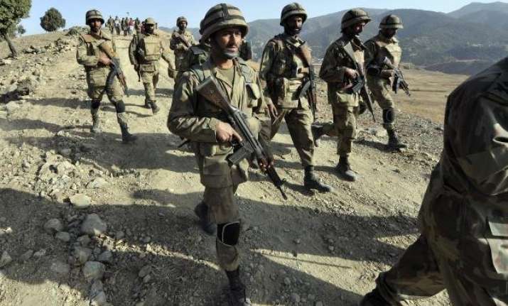 pakistan army kills 34 militants near afghan border