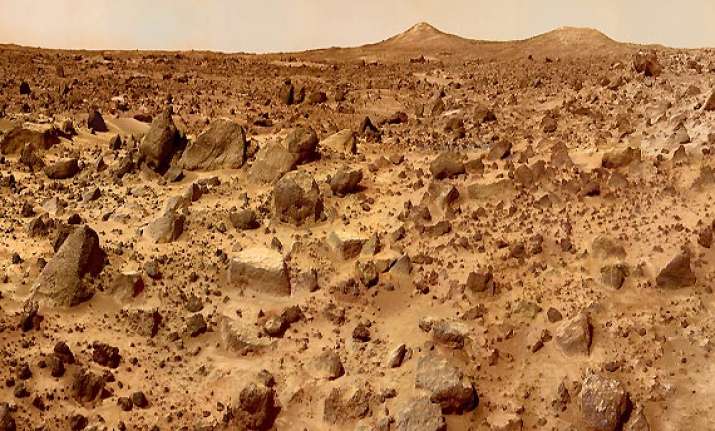 8 000 indians queue up for one way trip to mars