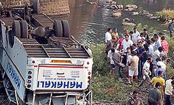 12 die as bus falls into maharashtra river