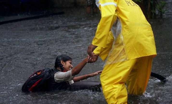 5 killed amid heavy rains lightning in maharashtra