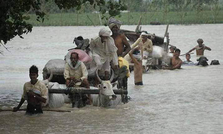 152 die in up floods five lakh displaced