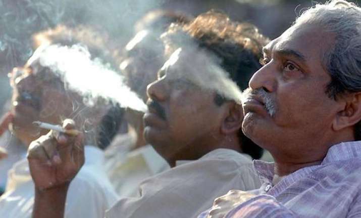 50 of smokers think limited smoking is not harmful survey