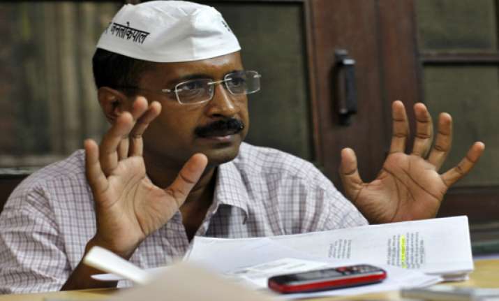 aap hits out at delhi govt for irregularities in pds