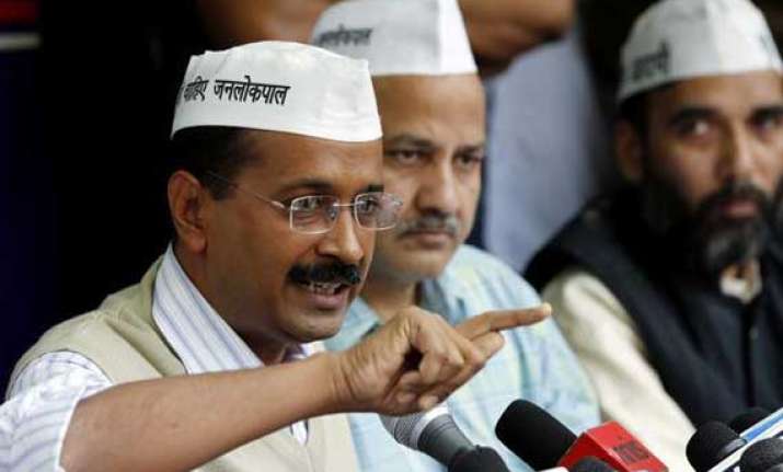 aap loses delhi vote share to congress survey
