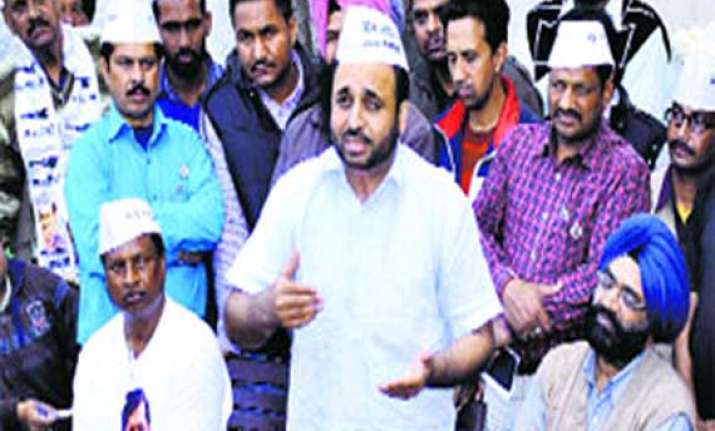 aap nominee from sangrur issued show cause notice for using