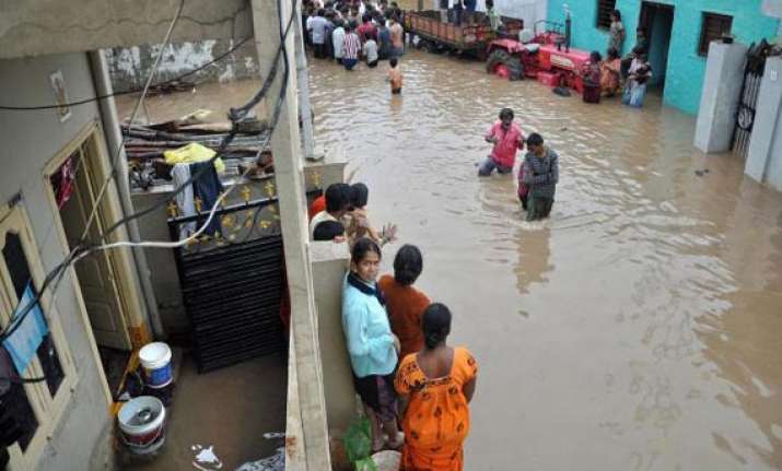 six die in building wall collapse in hyderabad