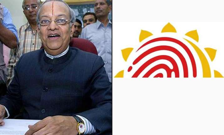 aadhar should have names of father husband for women ex cec
