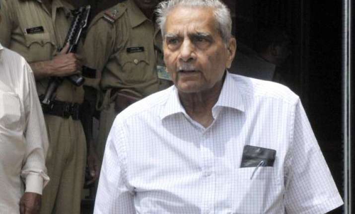 accept live in relationships in society says shanti bhushan