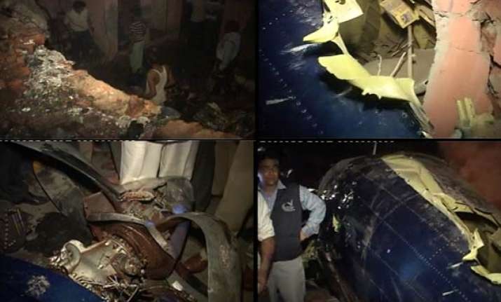 air crash wipes away womenfolk of family