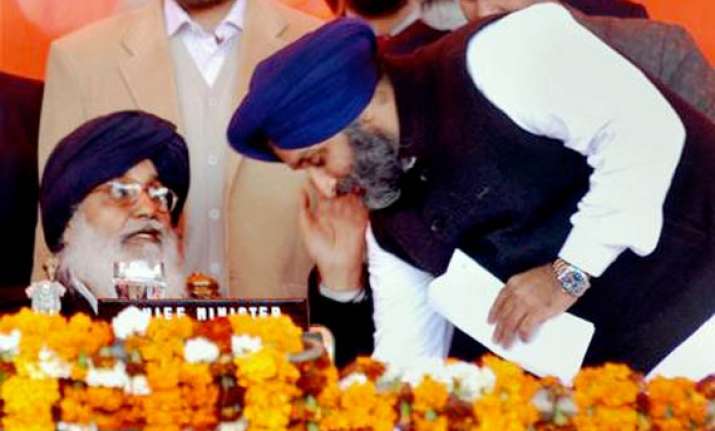 akal takht parties in punjab voice support for hazare