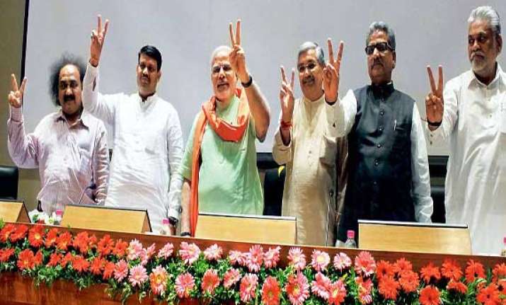all gujarat ministers to attend modi s swearing in ceremony