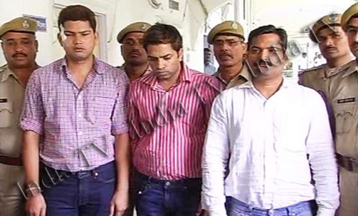 all five absconder gold sukh directors brought to rajasthan
