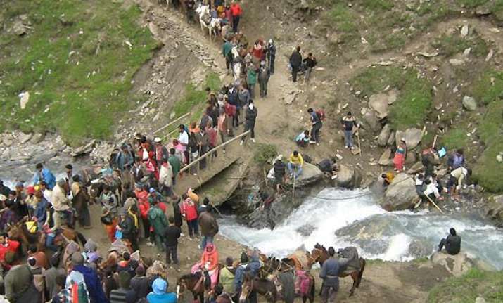 amarnath yatra batch of over 400 pilgrims leave from jammu