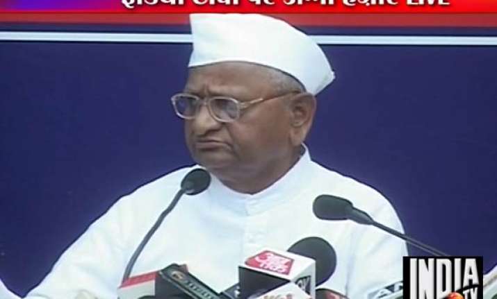 anna hazare again blames rahul for weak lokpal bill