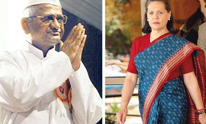 anna hazare writes to sonia on smear campaign