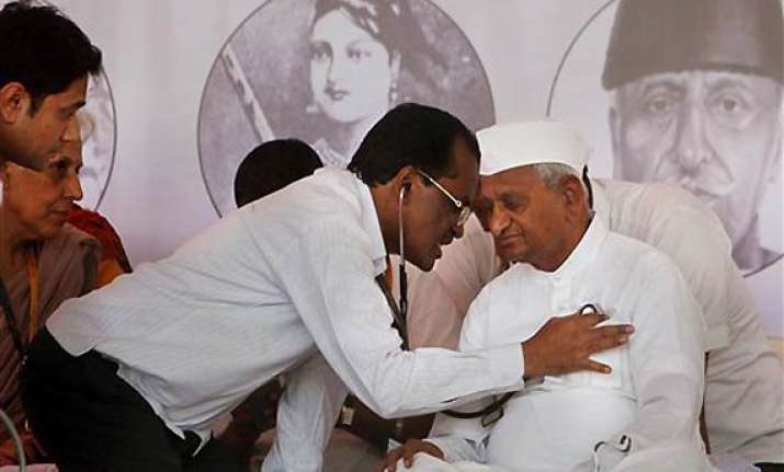 hazare recovering should not fast for one month say doctors