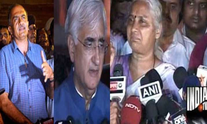 another round of talks between team anna govt before debate