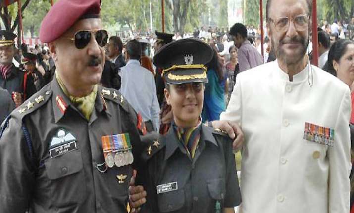 army to get first woman adc to a commander