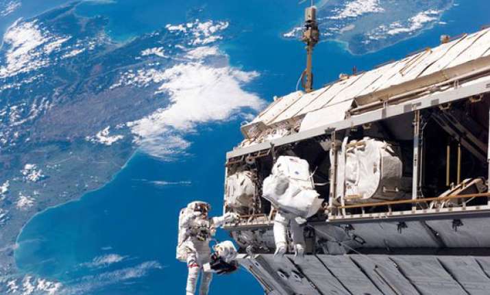astronauts face insomnia on iss nasa plans new lighting