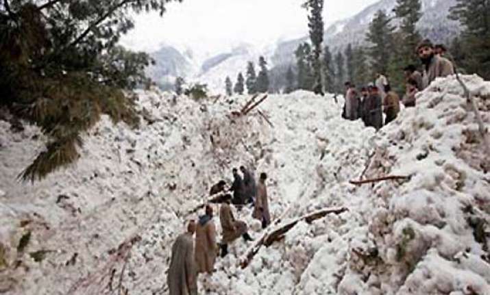 avalanches damage loc fencing in kashmir