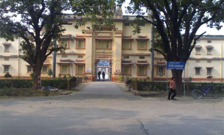 bhu student found dead in hostel room