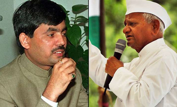 bjp backs hazare s decision to go on fast on lokpal issue