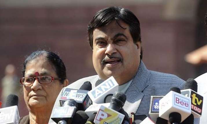 bjp will stay away from anna movement if not wanted gadkari