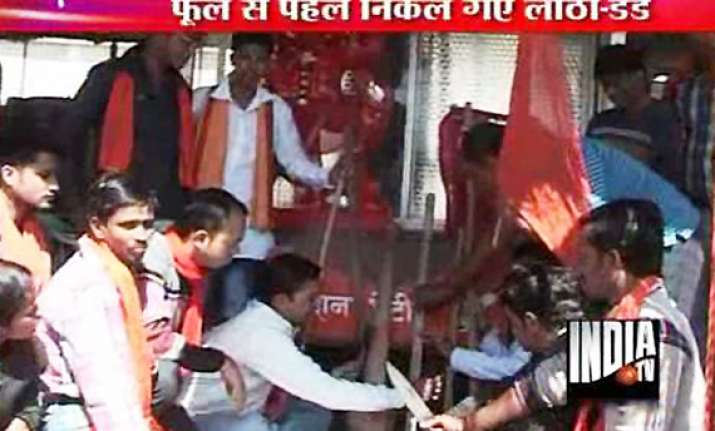 bajrang dal warns action aginst valentine couples in mp