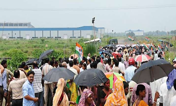 bengal exploring other ways to resolve singur land impasse