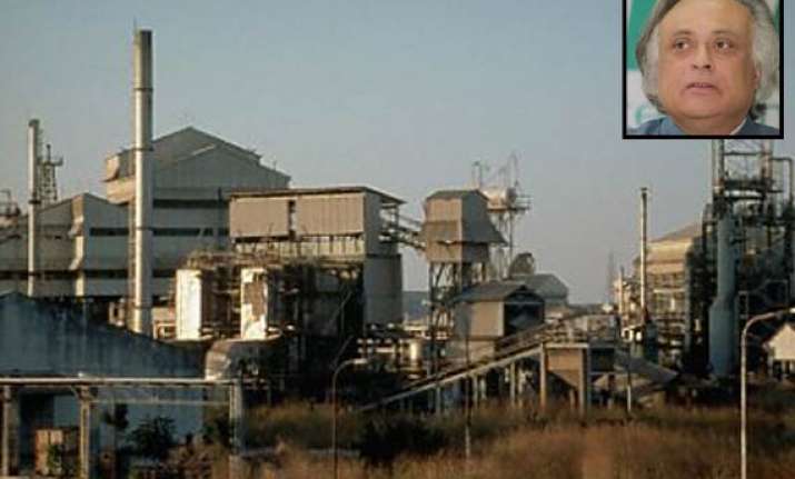 bhopal union carbide factory may be demolished says jairam