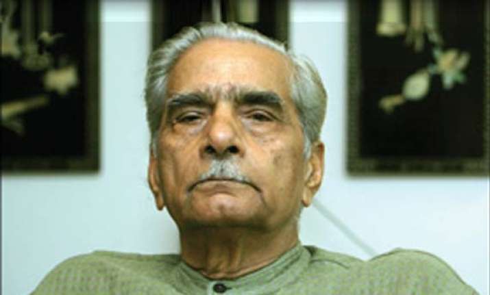 bhushans granted another week s time to reply to stamp