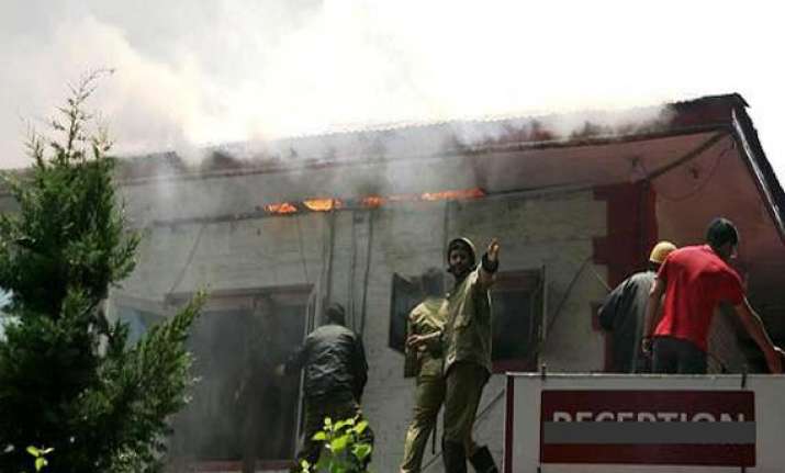 blaze in hotel 21 rooms damaged