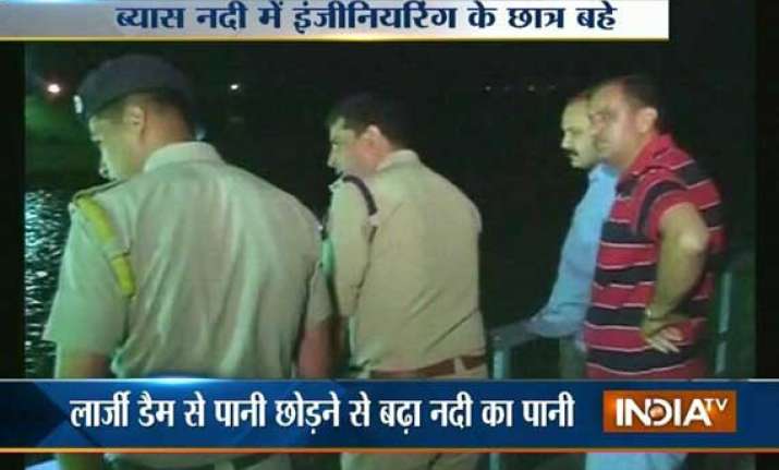 bodies of two hyderabad students recovered in himachal
