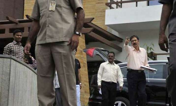 cbi continues searches at jagan s offices for third day