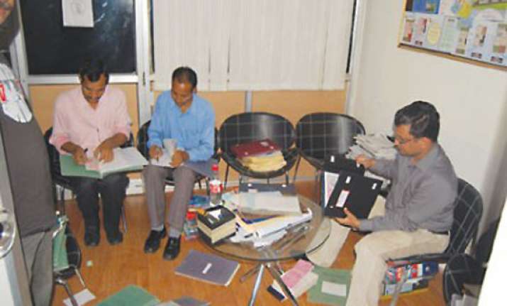 cbi raids 30 locations in nrhm scam