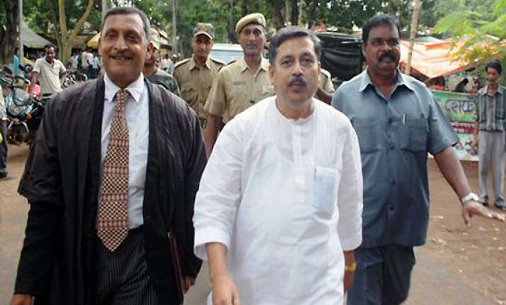 cpi m mla sushanta ghosh beaten up with shoe near court