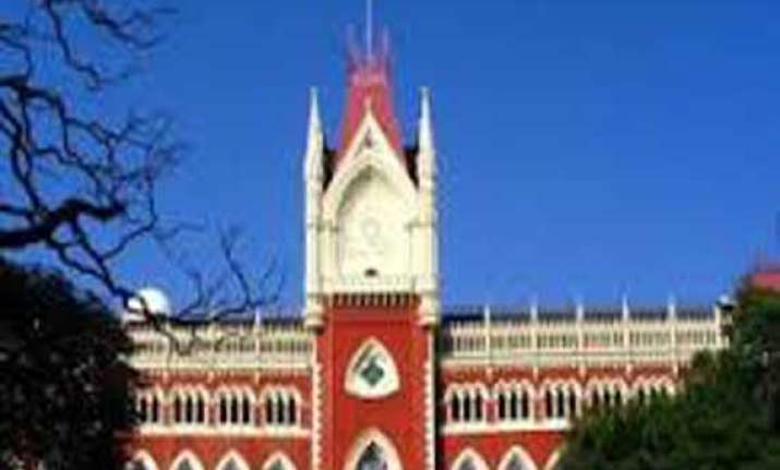 calcutta high court bans battery run rickshaws in two