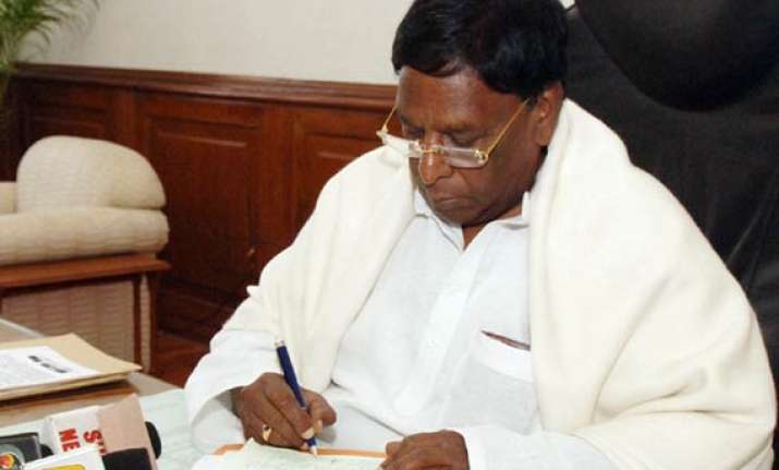 calling mps thieves is breach of privilege narayanaswamy