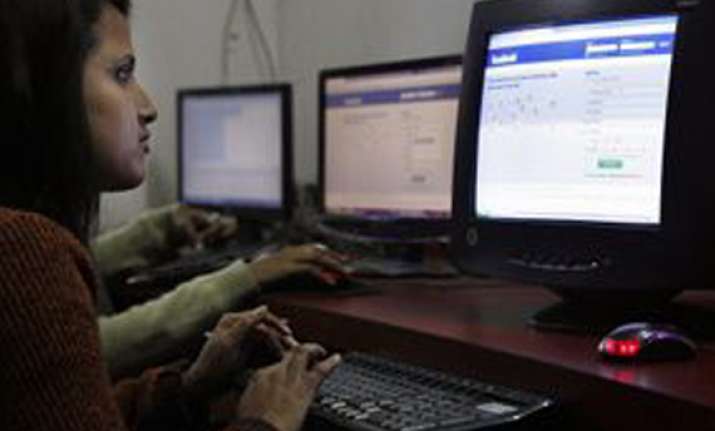 candidates using facebook to woo voters in up