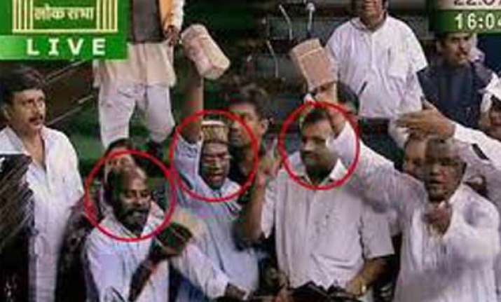 cash for vote scam sc asks delhi police to file status