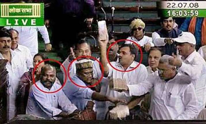 cash for vote scam sc asks delhi police why no custodial