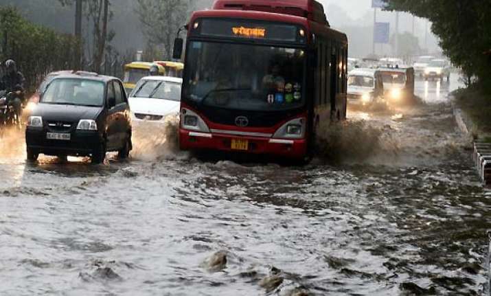 celebs twitter over delhi rains