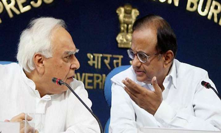 chidambaram had no role in 2g issue says sibal