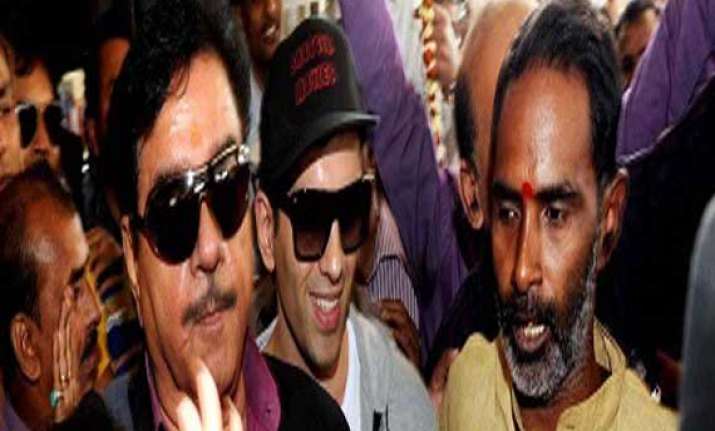 clash again in patna over shotgun s candidature