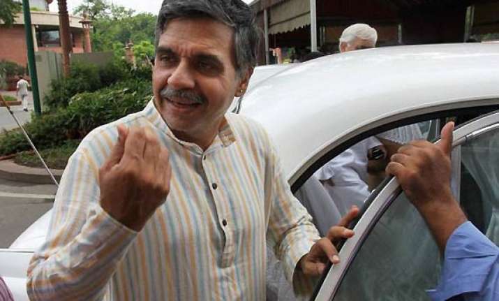 cong mps stage demonstration in favour of lokpal discussion