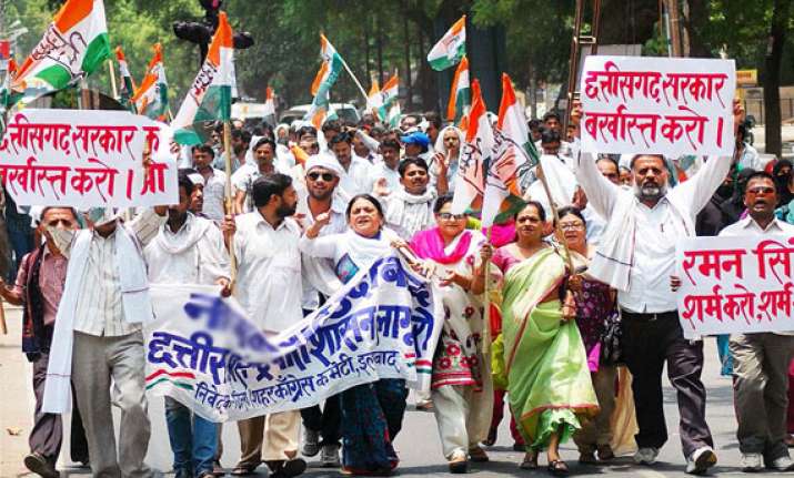 congress workers block highways demand hike in farm support