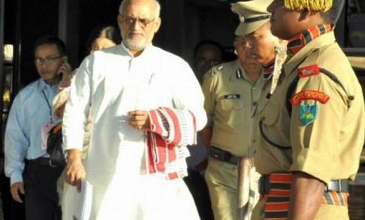 congress mp chaturvedi blasts govt on anna fast